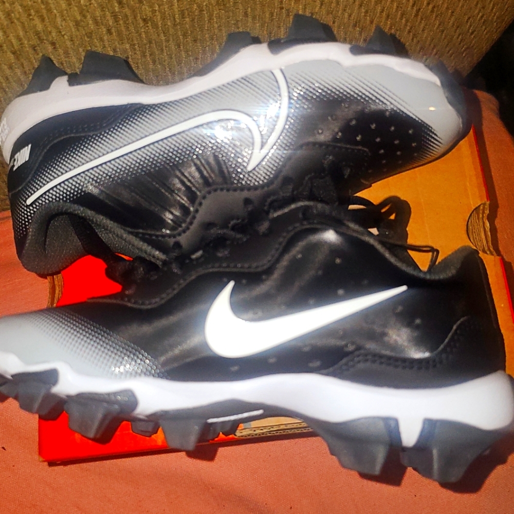 Nike Air Max Baseball Cleats size Boys size 8c